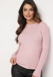 Jasnoróżowy Sweter Prążkowany z Cyrkoniami Romivra. Czerwone swetry nierozpinane damskie Born2be, uniwersalny, bez wzorów, z jeansu, eleganckie, bez kołnierzyka, bez ramiączek. Za 44.99 zł.