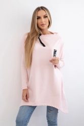 Bluza oversize z asymetrycznymi bokami pudrowy róż. Czerwone bluzy damskie KESI, l, bez wzorów, z bawełny, bez ramiączek, bez kaptura. Za 209.11 zł.