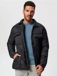 Kurtka puffer - czarny. Czarne kurtki męskie Sinsay, l, bez wzorów, bez kaptura. Za 99.99 zł.
