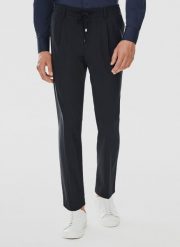 PAKO LORENTE – Spodnie garniturowe w kolorze granatowym. Eleganckie spodnie męskie Pako Lorente, bez wzorów, z elastanu. Za 599.99 zł.