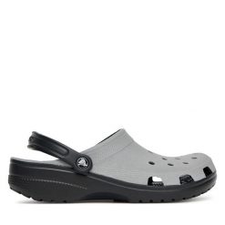 Klapki Crocs. Czarne klapki męskie Crocs, bez wzorów, bez zapięcia. Za 209.99 zł.