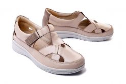 COMFORTABEL 940113-81 taupe, sandały damskie. Brązowe sandały damskie Comfortabel, bez wzorów, bez obcasa, bez zapięcia. Za 236.94 zł.
