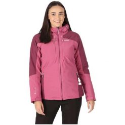 Kurtka turystyczna zimowa damska Highton ze stretchem. Czerwone kurtki sportowe damskie Regatta, na zimę, bez wzorów, bez ramiączek, bez kaptura, trekkingowe. Za 252.30 zł.