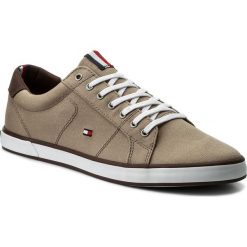 Tenisówki TOMMY HILFIGER - Iconic Long Lace Sneaker FM0FM01536 Cobblestone 068. Brązowe trampki męskie Tommy Hilfiger, bez wzorów, z gumy, bez zapięcia. W wyprzedaży za 159.00 zł.