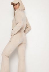 Beżowy Welurowy Komplet Dresowy z Cyrkoniową Aplikacją Bluza i Spodnie Mitene. Brązowe bluzy damskie Born2be, m, z aplikacjami, z dresówki, bez ramiączek, z kapturem. Za 79.99 zł.