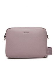 Calvin Klein Torebka Ck Must Small Camera Bag_Caviar K60K613084 Fioletowy. Fioletowe listonoszki damskie Calvin Klein, bez wzorów, ze skóry, bez dodatków. Za 269.99 zł.