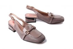 ARTIKER RELAKS 56C1996 taupe, czółenka damskie. Szare czółenka damskie Artiker Relaks, na lato, bez wzorów, eleganckie, bez obcasa, na obcasie, bez zapięcia. Za 249.90 zł.