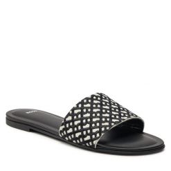 Klapki BOSS. Czarne klapki damskie Boss, bez wzorów, bez obcasa, bez zapięcia. Za 549.99 zł.
