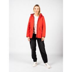 Parka turystyczna damska Gendry. Czerwone parki damskie Geox, l, bez wzorów, z poliesteru, z kapturem. Za 597.00 zł.