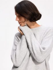 Sweter z domieszką wełny - jasnoszary. Szare swetry nierozpinane damskie Reserved, l, bez wzorów, z dzianiny, bez kołnierzyka, bez ramiączek. Za 149.99 zł.