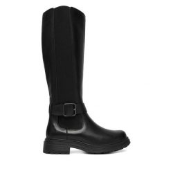 Kozaki Clarks. Czarne kozaki damskie Clarks, bez wzorów, bez obcasa, na płaskiej podeszwie, bez zapięcia. Za 789.99 zł.