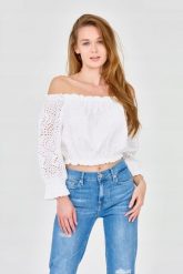GUESS Damski biały crop top. Białe topy damskie Guess, s, z aplikacjami, z bawełny, bez kołnierzyka, bez ramiączek. W wyprzedaży za 372.99 zł.