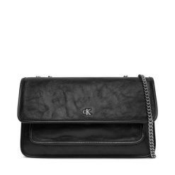 Torebka Calvin Klein Jeans. Czarne torebki do ręki damskie Calvin Klein Jeans, bez wzorów, z jeansu, bez dodatków. Za 349.99 zł.