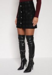 Czarna Spódnica z Wiskozą Zdobiona Guzikami i Metaliczną Nicią Sewsela. Czarne spódnice damskie Born2be, na co dzień, m, z aplikacjami, z wiskozy, eleganckie, mini, dopasowane. Za 99.99 zł.