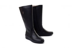 RIEKER Y4470-01 black, kozaki damskie. Czarne kozaki damskie Rieker, na zimę, bez wzorów, bez obcasa, na koturnie, bez zapięcia. Za 419.90 zł.