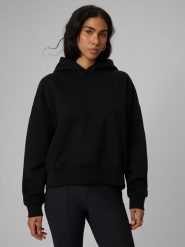 4F Bluza dresowa regular z kapturem damska - czarna S. Czarne bluzy damskie 4F, s, bez wzorów, z dresówki, bez ramiączek, z kapturem. Za 159.99 zł.