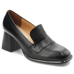Czarne Półbuty Armodo Damskie Eleganckie Buty. Czarne półbuty damskie Armodo, bez wzorów, z materiału, biznesowe, bez obcasa, na słupku, bez zapięcia. Za 299.00 zł.