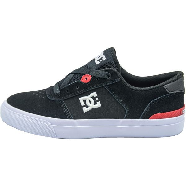 Trampki męskie DC Shoes Teknic S. Czarne trampki męskie DC Shoes, bez wzorów, z zamszu, sportowe, bez zapięcia. Za 390.00 zł.