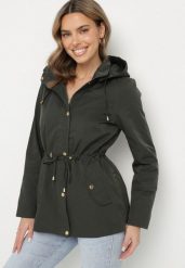 Ciemnozielona Kurtka Parka z Odpinanym Kapturem i Ozdobnymi Suwakami Velotia. Zielone kurtki damskie Born2be, l, bez wzorów, z jeansu. Za 149.99 zł.