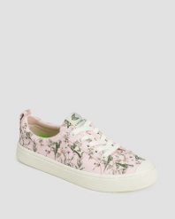 Tenisówki damskie Cariuma OCA Low Canvas Pale Lilac Parrot Print. Czerwone trampki i tenisówki damskie CARIUMA, bez wzorów, z gumy, bez zapięcia. Za 325.95 zł.