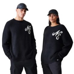 Sweter z dzianiny New Era. Czarne swetry nierozpinane damskie New Era, na zimę, s, bez wzorów, z dzianiny, bez kołnierzyka, bez ramiączek. Za 342.50 zł.