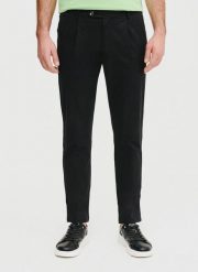 PAKO LORENTE - Czarne spodnie z zaszewkami. Czarne spodnie materiałowe męskie Pako Lorente, bez wzorów, z bawełny. Za 299.99 zł.