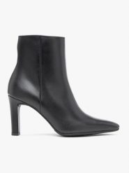 Czarne skórzane botki na szpilce. Czarne botki damskie Ryłko, bez wzorów, ze skóry, eleganckie, za kostkę, bez obcasa, na obcasie, bez zapięcia. Za 499.99 zł.
