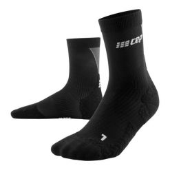 Skarpety kompresyjne sportowe męskie CEP Ultralight krótkie. Czarne skarpety męskie CEP, bez wzorów, z materiału. Za 74.00 zł.