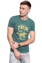 MUSTANG T SHIRT Aaron C Print 1009506 6430. T-shirty męskie Mustang, m, bez wzorów, bez kołnierzyka, bez ramiączek. Za 69.99 zł.