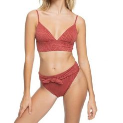 Strój kąpielowy damski Roxy Wild Babe. Czerwone stroje kąpielowe damskie Roxy, s, bez wzorów, z elastanu. W wyprzedaży za 175.00 zł.