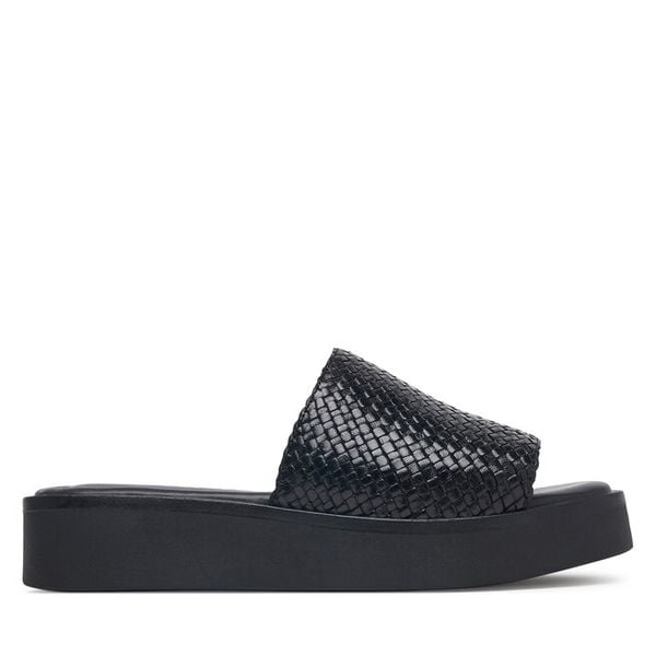 Klapki Vagabond Shoemakers. Czarne klapki damskie Vagabond Shoemakers, bez wzorów, bez obcasa, bez zapięcia. Za 484.99 zł.
