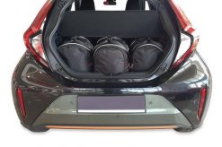 Torby Do Bagażnika Toyota Aygo X 2022+ 3Szt Kjust. Czarne torby podróżne damskie KJUST, bez wzorów, z kauczuku. Za 697.00 zł.