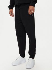 United Colors Of Benetton Spodnie dresowe 342ZUF01B Czarny Regular Fit. Czarne spodnie sportowe męskie United Colors Of Benetton, m, bez wzorów, z bawełny. Za 219.99 zł.