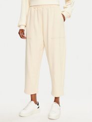 ViCOLO Spodnie dresowe TS0478 Écru Regular Fit. Spodnie dresowe damskie ViCOLO, bez wzorów, z dresówki. Za 189.99 zł.
