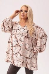 Oversize'owa tunika Amalia - subtelna elegancja w odcieniach beżu z nutą natury PLUS SIZE XXL. Tuniki damskie Moda Size Plus Iwanek, plus size, bez wzorów, z elastanu, eleganckie, plus size, bez ramiączek. Za 239.90 zł.