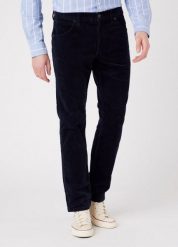 WRANGLER GREENSBORO MĘSKIE SPODNIE SZTRUKSOWE NAVY W15QA2114 112319949. Niebieskie spodnie materiałowe męskie Wrangler, bez wzorów, z materiału. Za 219.99 zł.