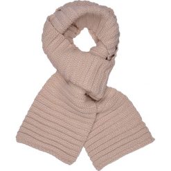 SZALIK DAMSKI. Brązowe szaliki damskie TOP SECRET, na jesień, bez wzorów, ze splotem. W wyprzedaży za 24.99 zł.