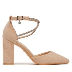 Czółenka DeeZee. Brązowe czółenka damskie DeeZee, bez wzorów, bez obcasa, bez zapięcia. Za 139.99 zł.