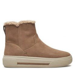 Botki Clarks. Brązowe botki damskie Clarks, bez wzorów, bez obcasa, na płaskiej podeszwie, bez zapięcia. Za 539.99 zł.