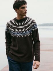 Sweter z wełną - ciemnobrązowy. Brązowe swetry męskie Reserved, l, bez wzorów, z dzianiny, bez kołnierzyka, bez ramiączek. Za 219.99 zł.