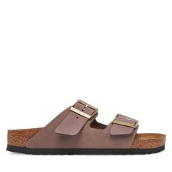 Klapki Birkenstock. Fioletowe klapki damskie Birkenstock, bez wzorów, bez obcasa, bez zapięcia. Za 539.99 zł.