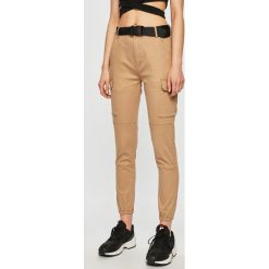 Tally Weijl - Spodnie. Brązowe spodnie materiałowe damskie TALLY WEIJL, bez wzorów, z bawełny, casualowe, z podwyższonym stanem. W wyprzedaży za 129.90 zł.