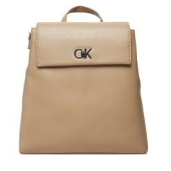 Plecak Calvin Klein. Brązowe plecaki damskie Calvin Klein, bez wzorów. Za 399.99 zł.
