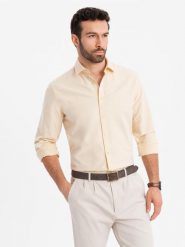 Pastelowa bawełniana męska koszula typu oxford – jasnożółta V3 OM-SHOS-0183 - XXL. Żółte koszule męskie Ombre Clothing, l, z aplikacjami, z bawełny, eleganckie, bez kołnierzyka, bez ramiączek. Za 107.99 zł.