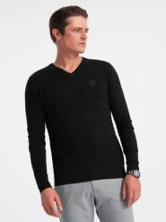 Elegancki sweter męski V-neck BASIC z wiskozą – czarny V1 OM-SWBS-0107 - XXL. Czarne swetry męskie Ombre Clothing, l, bez wzorów, z wiskozy, eleganckie, bez kołnierzyka, bez ramiączek. W wyprzedaży za 89.99 zł.