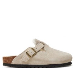 Klapki Birkenstock. Białe klapki damskie Birkenstock, bez wzorów, bez obcasa, bez zapięcia. Za 819.99 zł.