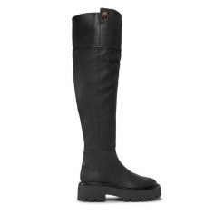 Kozaki Kurt Geiger. Czarne kozaki damskie Kurt Geiger, bez wzorów, bez obcasa, na płaskiej podeszwie, bez zapięcia. Za 1,849.00 zł.