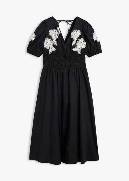 Sukienka midi z haftem. Czarne sukienki damskie bonprix, na lato, bez wzorów, z bawełny, bez kołnierzyka, bez ramiączek, midi. Za 239.99 zł.