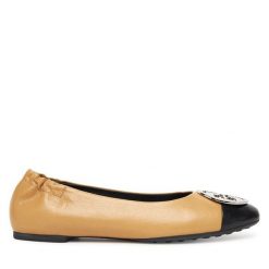 Baleriny Tory Burch. Brązowe balerinki damskie Tory Burch, bez wzorów, bez obcasa, bez zapięcia. Za 1,379.00 zł.