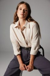 KOSZULA KAREN BEŻOWO- SZARA L - Flawless. Brązowe koszule damskie Flawless, l, bez wzorów, z tkaniny, eleganckie, bez kołnierzyka, bez ramiączek. Za 497.00 zł.
